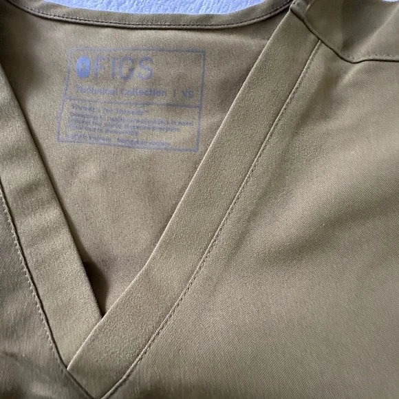 Figs light olive green scrub set xs/p - Picture 4 of 4